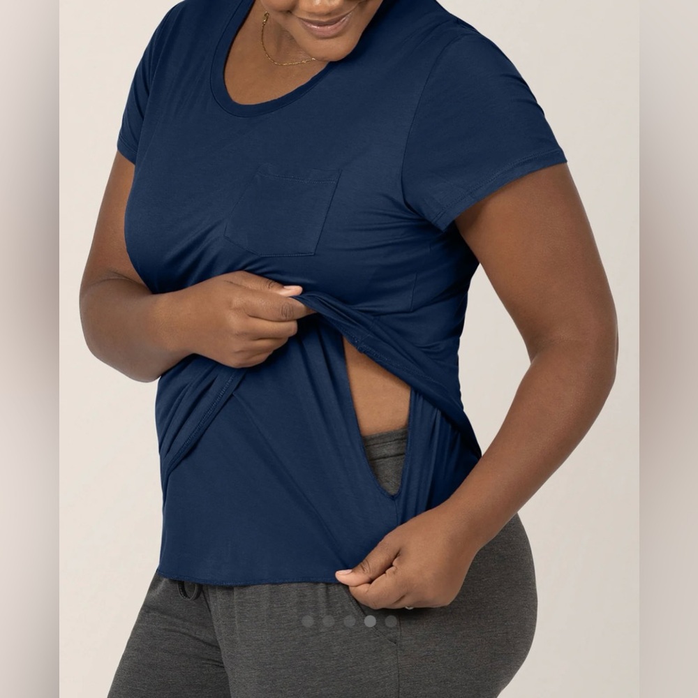 Kindred bravely Large navy everyday nursing T shirt